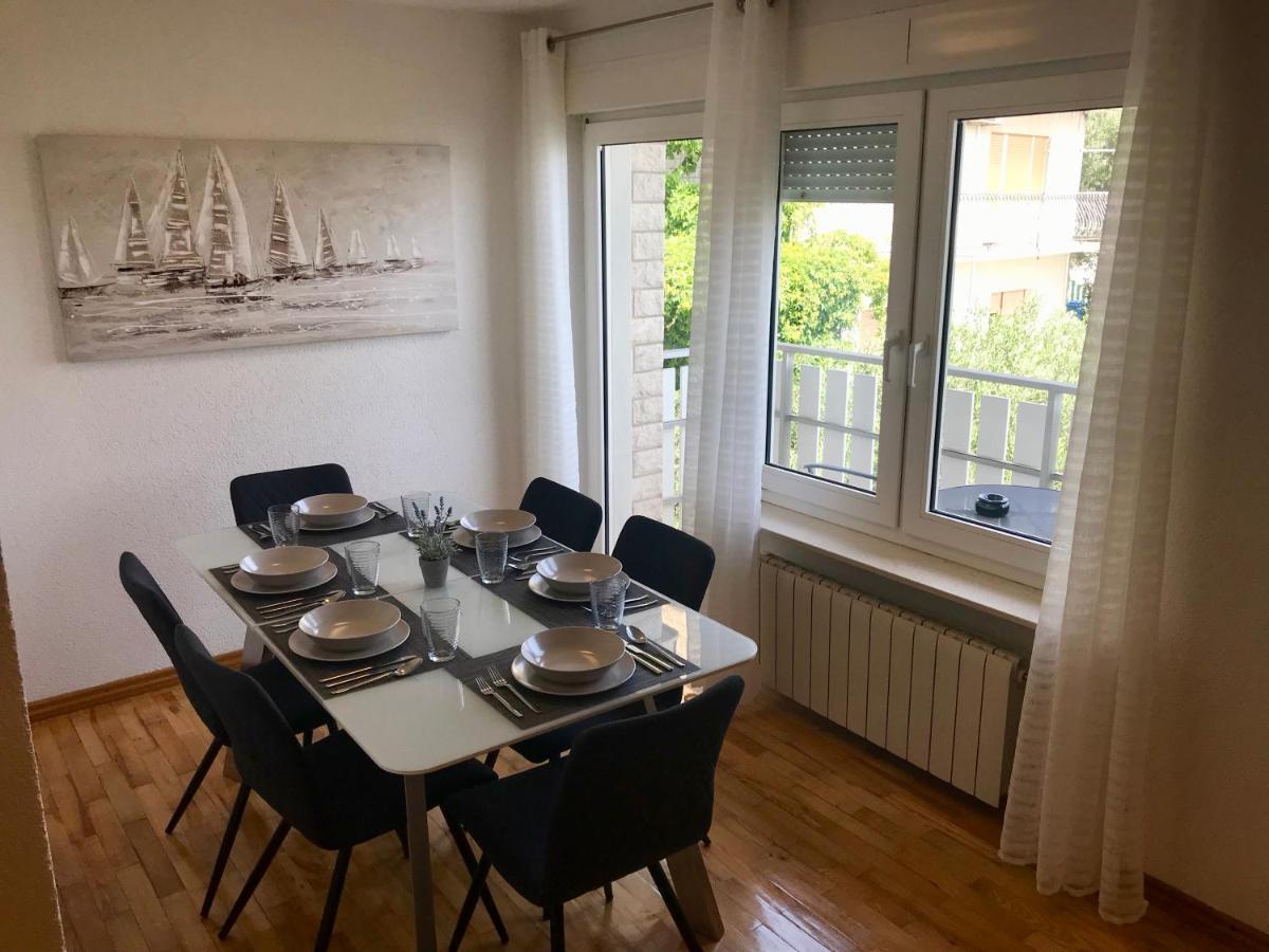 Holiday Apartment Lavanda Jesenice  Buitenkant foto