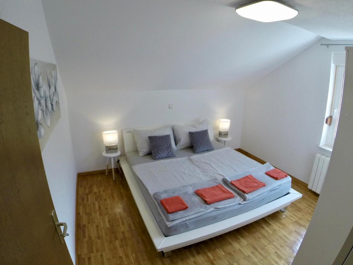 Holiday Apartment Lavanda Jesenice  Buitenkant foto