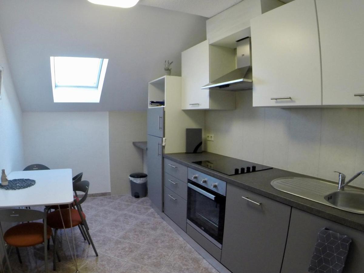 Holiday Apartment Lavanda Jesenice  Buitenkant foto