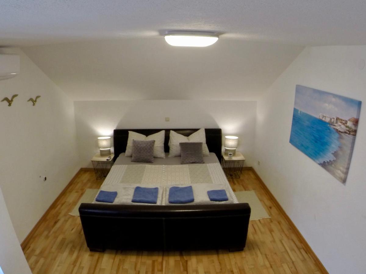 Holiday Apartment Lavanda Jesenice  Buitenkant foto